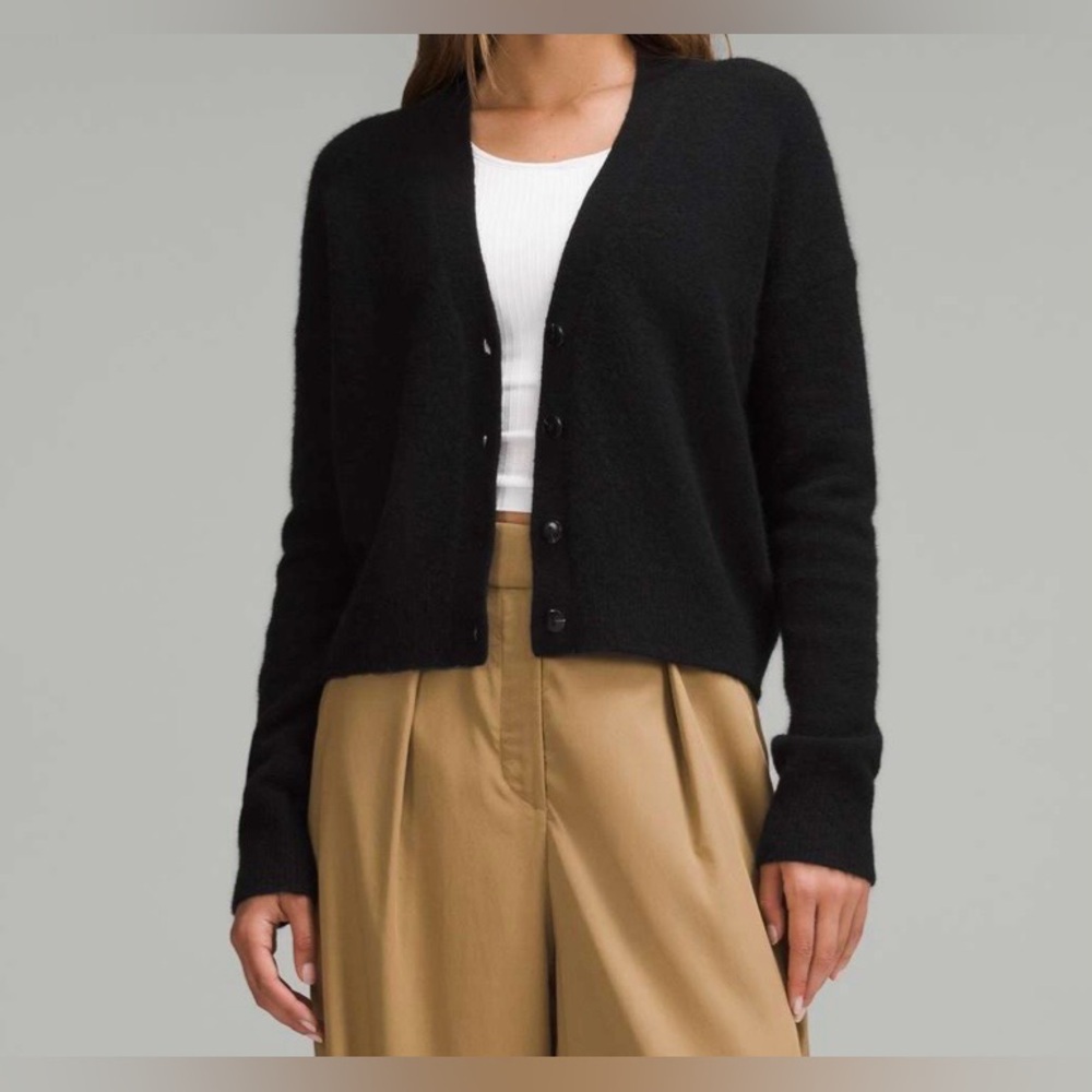 NWT Lululemon Womens Alpaca Wool-Blend Cardigan Sweater in Black in Size Medium